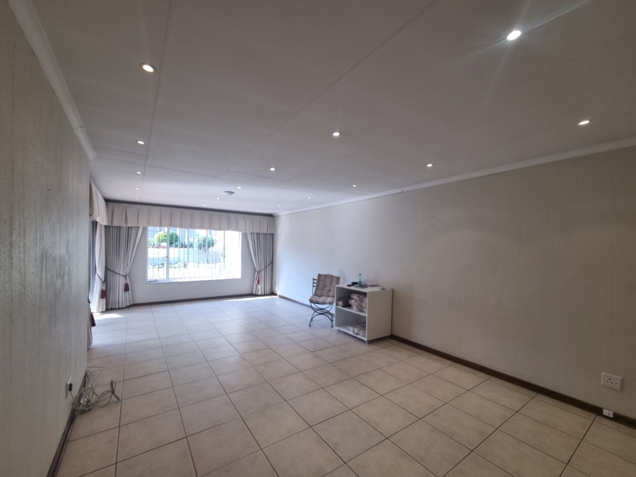 3 Bedroom Property for Sale in Bryanston Gauteng