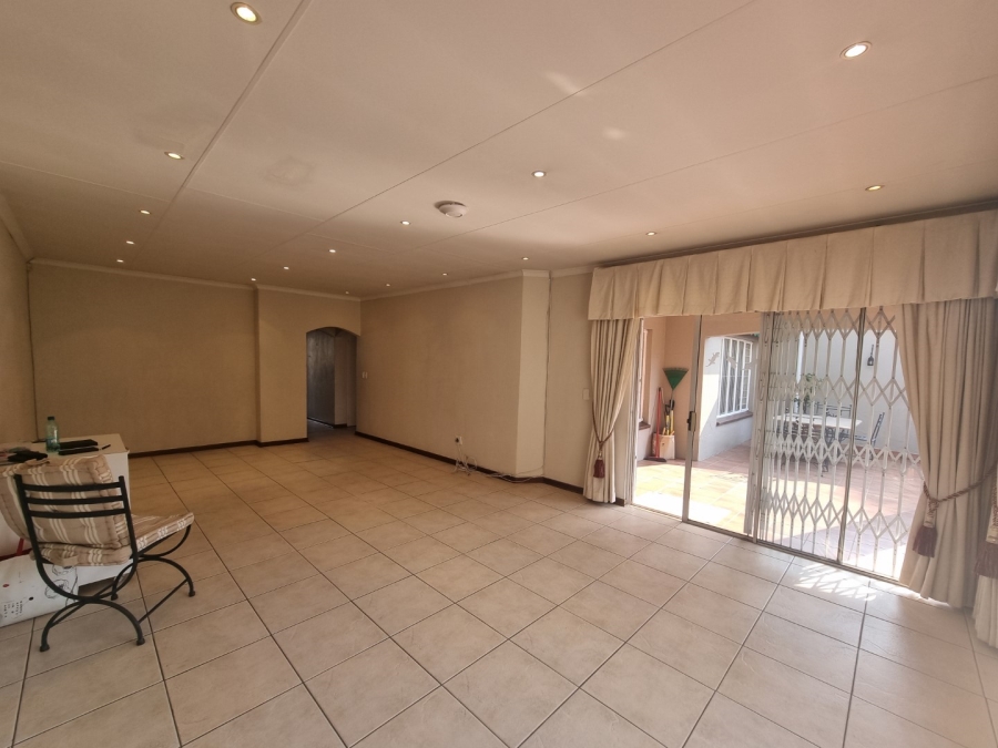 3 Bedroom Property for Sale in Bryanston Gauteng