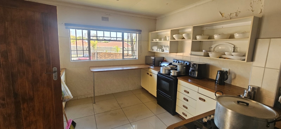 To Let 4 Bedroom Property for Rent in Glen Marais Gauteng