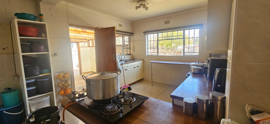 To Let 4 Bedroom Property for Rent in Glen Marais Gauteng