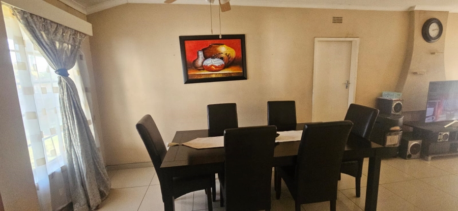 To Let 4 Bedroom Property for Rent in Glen Marais Gauteng