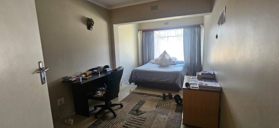 To Let 4 Bedroom Property for Rent in Glen Marais Gauteng