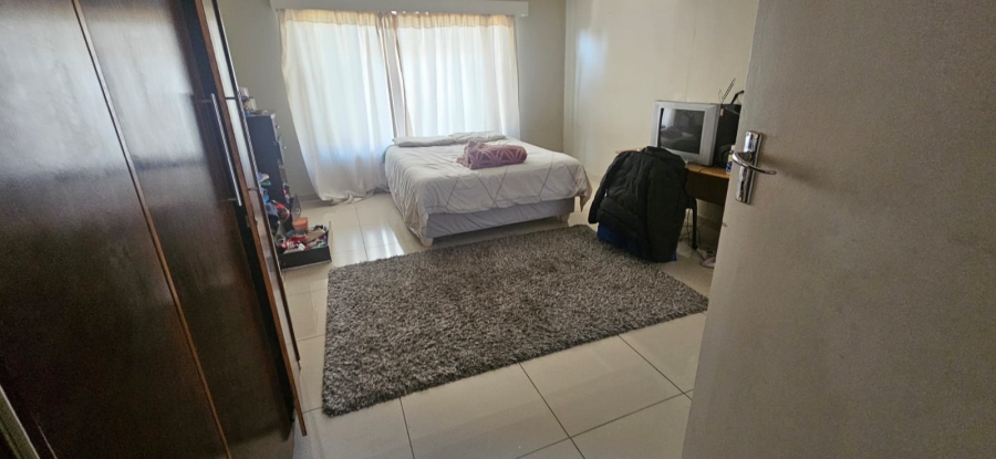 To Let 4 Bedroom Property for Rent in Glen Marais Gauteng