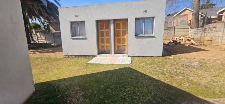 To Let 4 Bedroom Property for Rent in Glen Marais Gauteng
