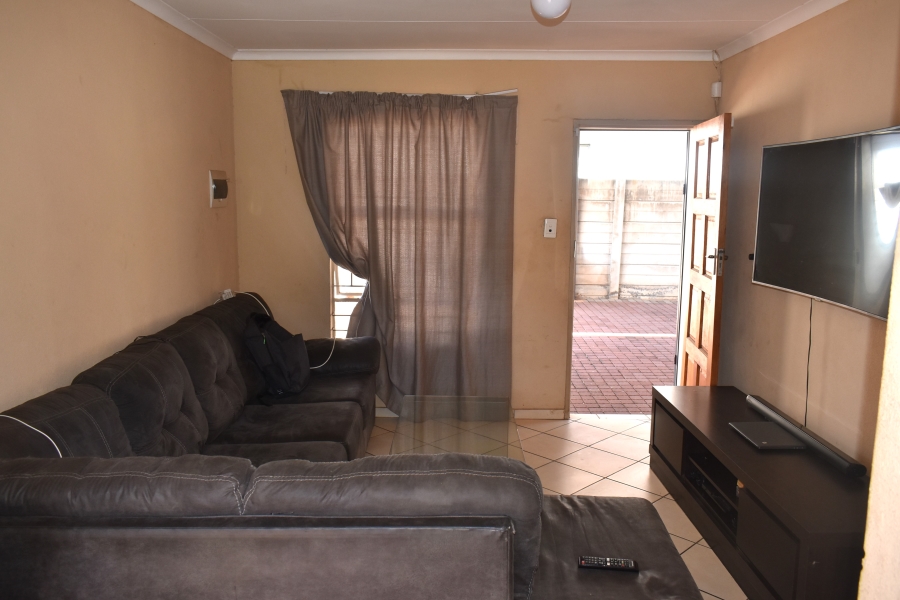 2 Bedroom Property for Sale in Rosslyn Gauteng