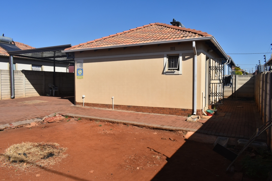 2 Bedroom Property for Sale in Rosslyn Gauteng