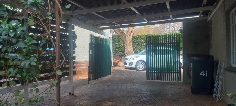 To Let 1 Bedroom Property for Rent in Robindale Gauteng