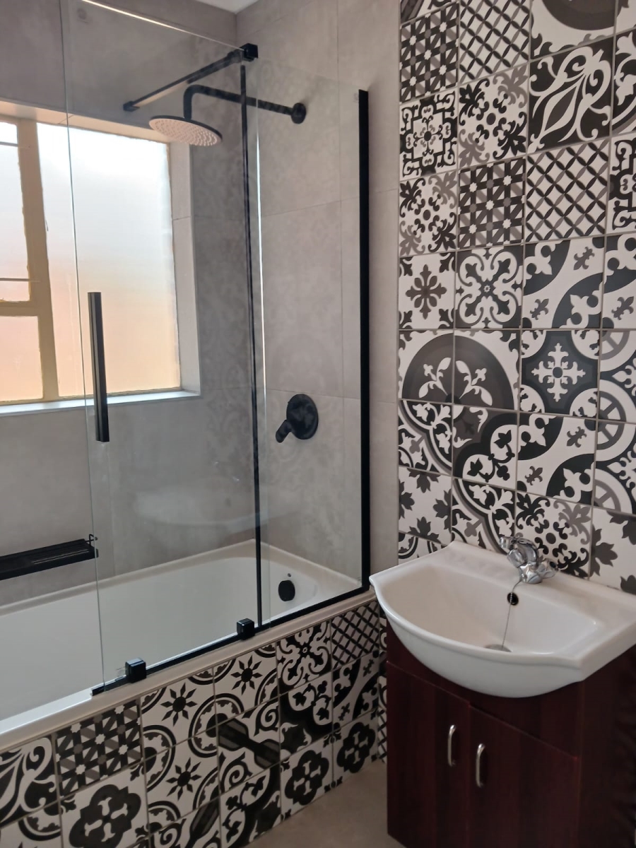To Let 3 Bedroom Property for Rent in Little Falls Gauteng