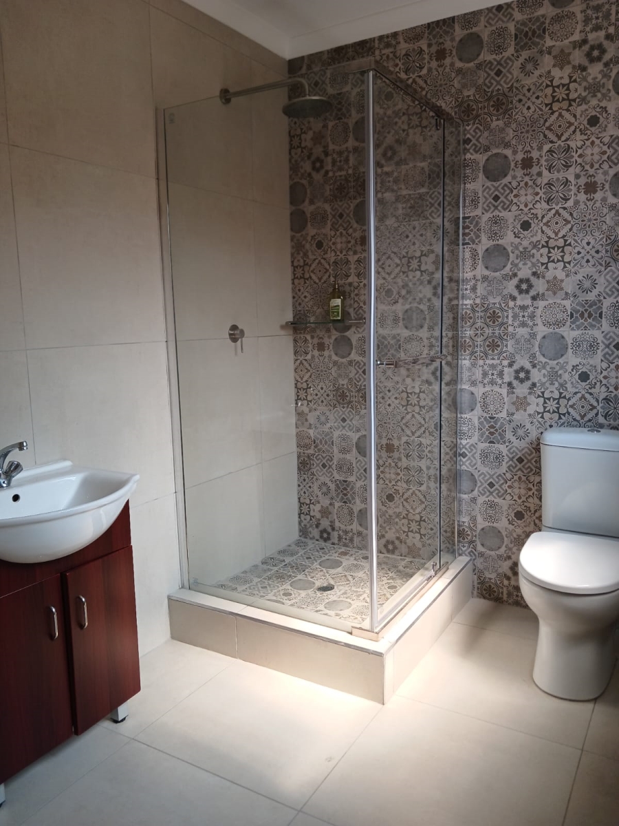 To Let 3 Bedroom Property for Rent in Little Falls Gauteng