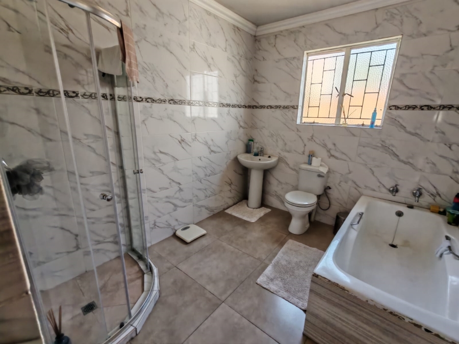 3 Bedroom Property for Sale in Vanderbijlpark SE 6 Gauteng