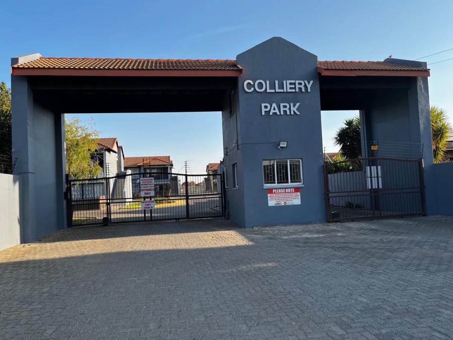 2 Bedroom Property for Sale in Denneoord Gauteng