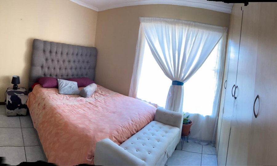 2 Bedroom Property for Sale in Denneoord Gauteng