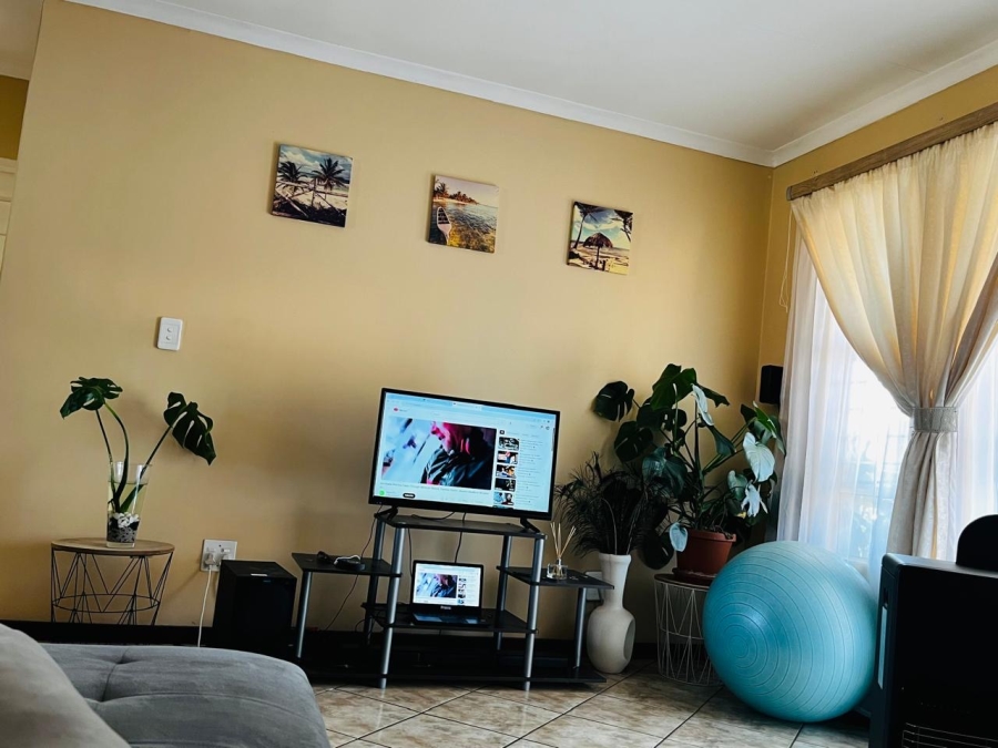 2 Bedroom Property for Sale in Denneoord Gauteng