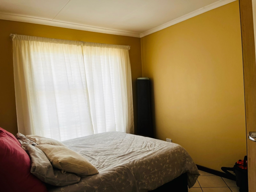 2 Bedroom Property for Sale in Denneoord Gauteng