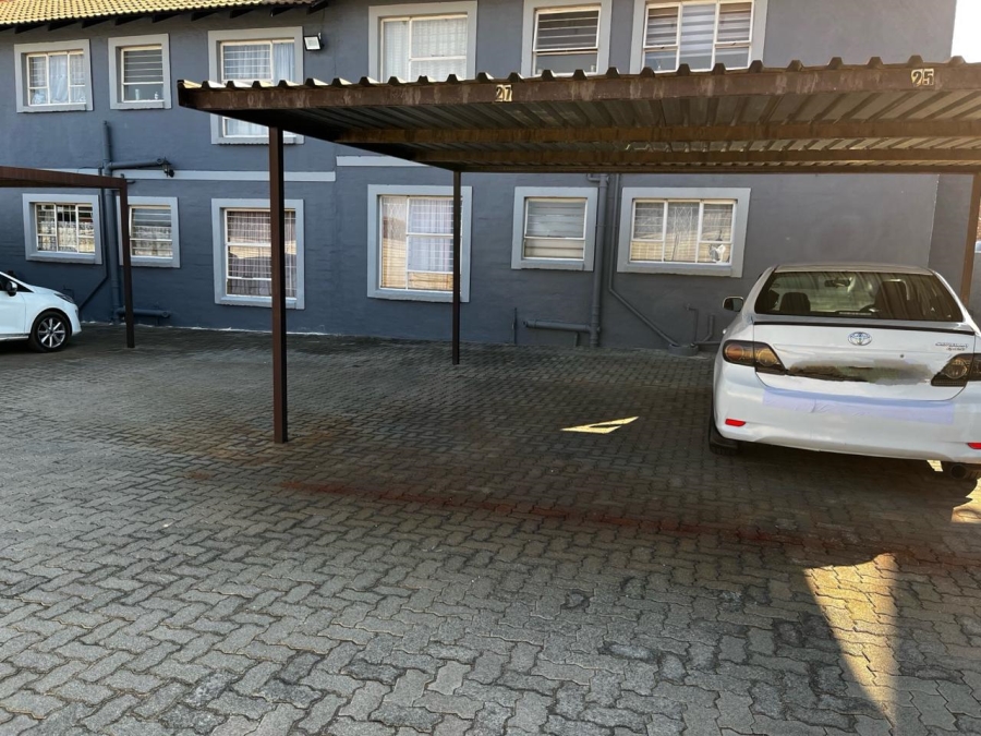 2 Bedroom Property for Sale in Denneoord Gauteng