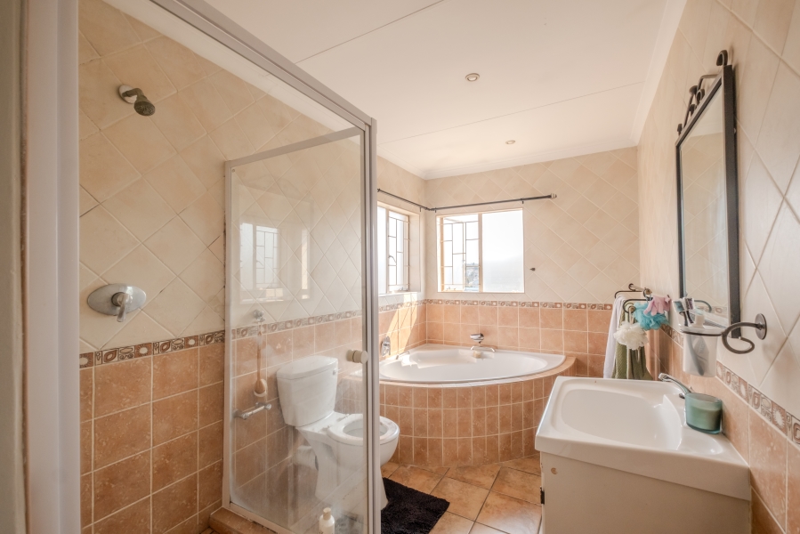 3 Bedroom Property for Sale in Thatchfield Estate Gauteng