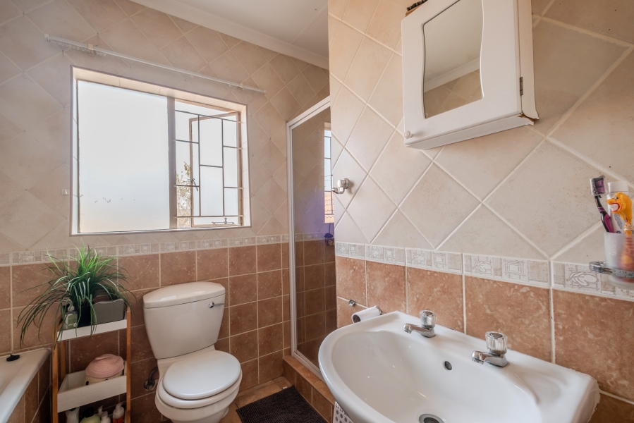 3 Bedroom Property for Sale in Thatchfield Estate Gauteng