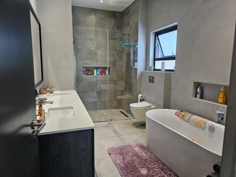 3 Bedroom Property for Sale in Saxonwold Gauteng