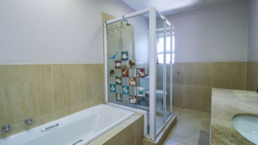 3 Bedroom Property for Sale in Oaklands Gauteng