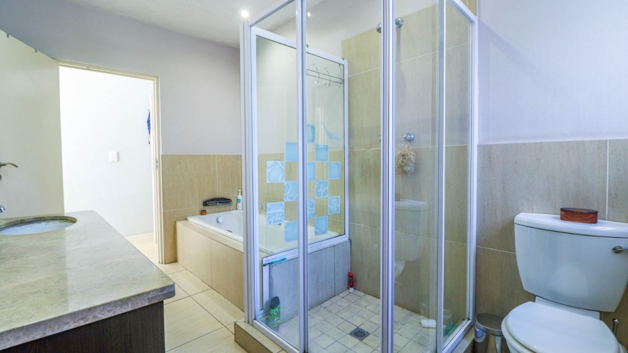 3 Bedroom Property for Sale in Oaklands Gauteng