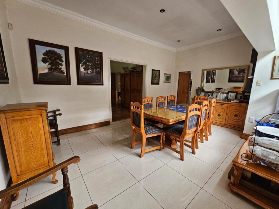 7 Bedroom Property for Sale in Oaklands Gauteng