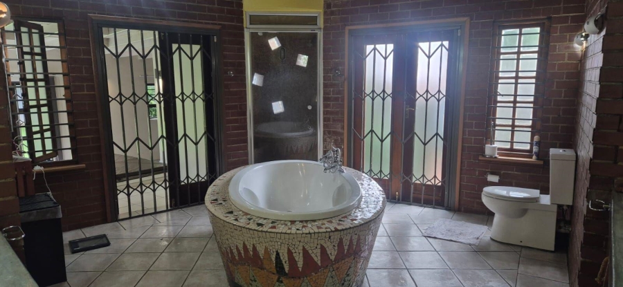 7 Bedroom Property for Sale in Oaklands Gauteng