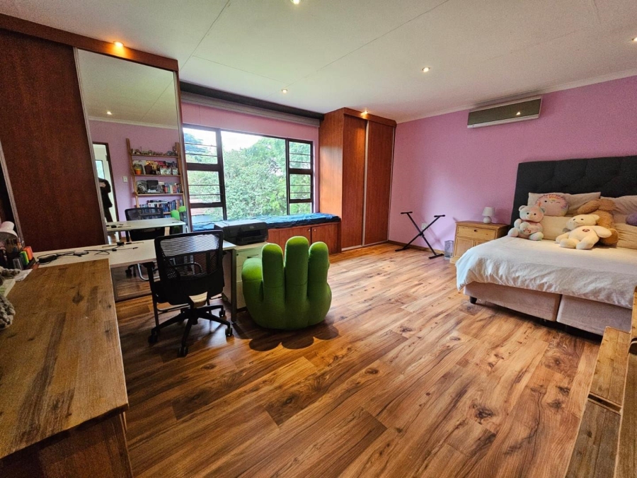 7 Bedroom Property for Sale in Oaklands Gauteng