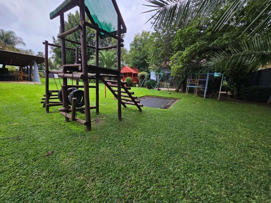 7 Bedroom Property for Sale in Oaklands Gauteng