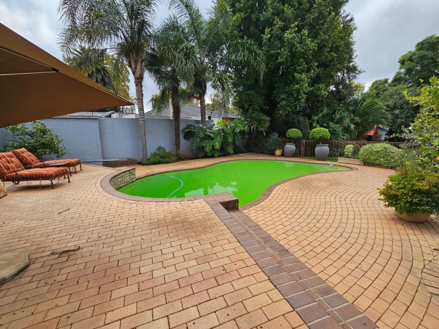 7 Bedroom Property for Sale in Oaklands Gauteng