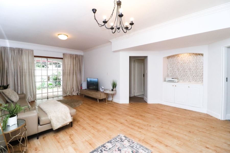 2 Bedroom Property for Sale in Saxonwold Gauteng