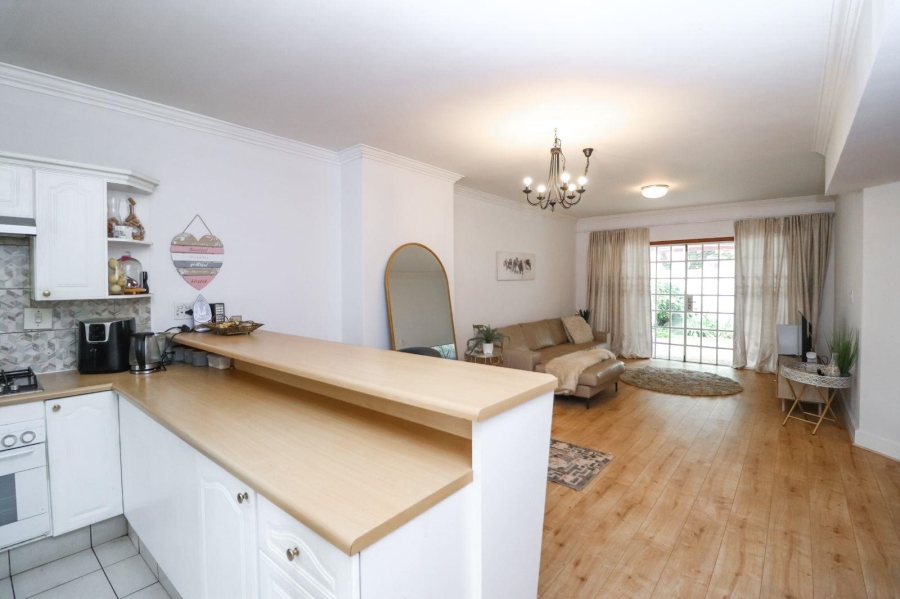 2 Bedroom Property for Sale in Saxonwold Gauteng