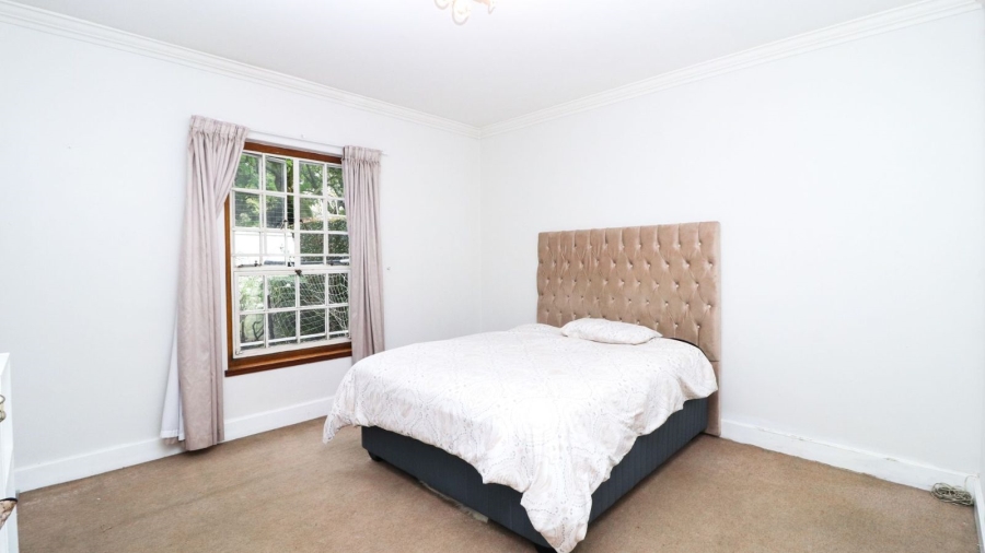 2 Bedroom Property for Sale in Saxonwold Gauteng