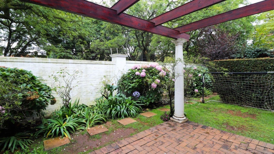 2 Bedroom Property for Sale in Saxonwold Gauteng