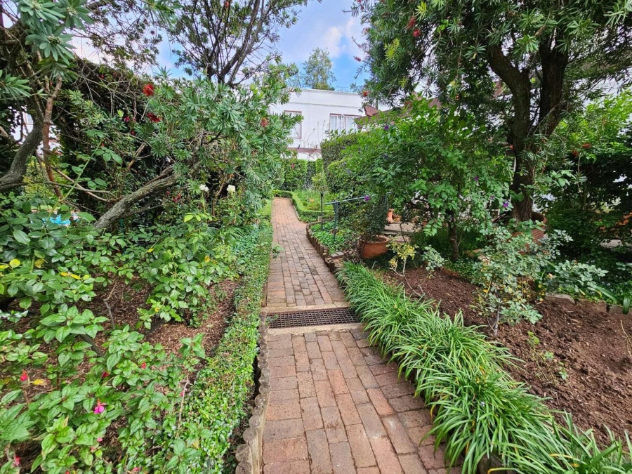 2 Bedroom Property for Sale in Saxonwold Gauteng