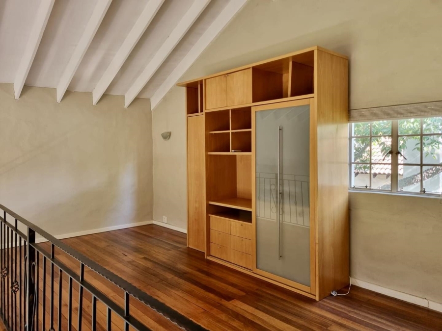 2 Bedroom Property for Sale in Oaklands Gauteng
