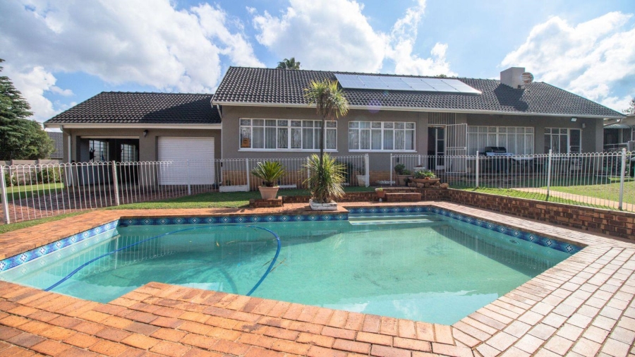3 Bedroom Property for Sale in Edleen Gauteng