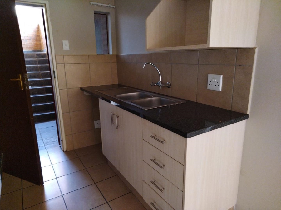2 Bedroom Property for Sale in Noordwyk Gauteng
