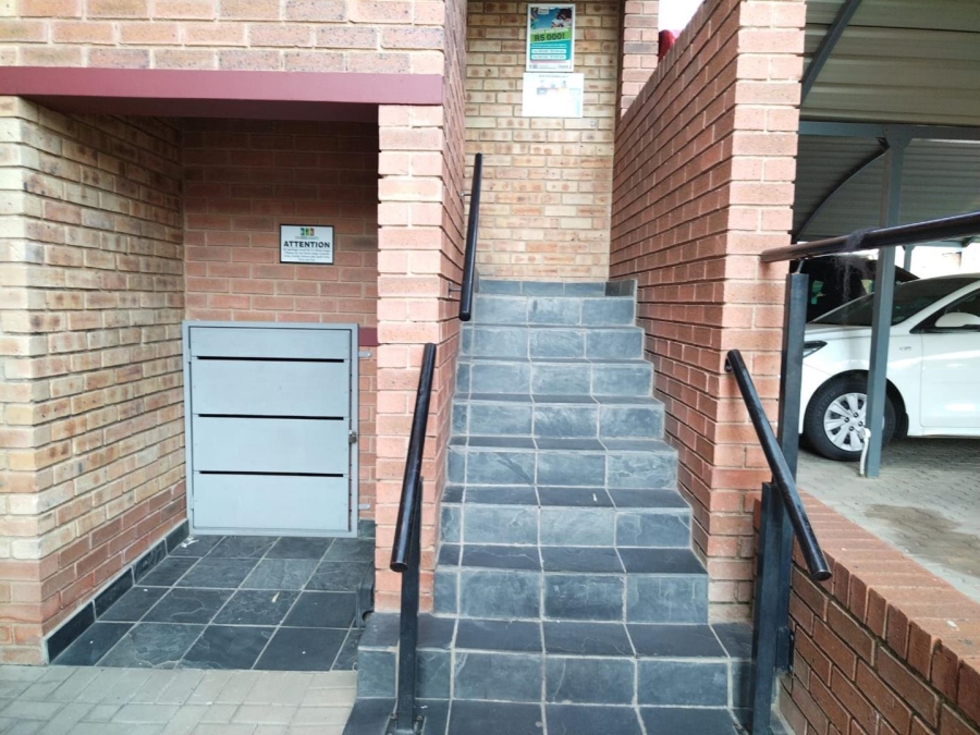 2 Bedroom Property for Sale in Noordwyk Gauteng