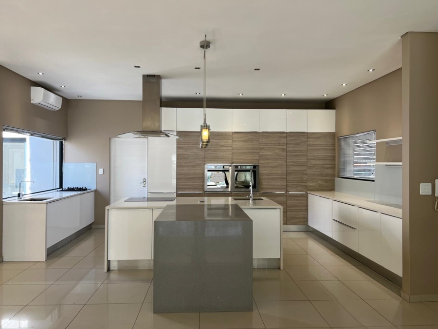 4 Bedroom Property for Sale in Gallo Manor Gauteng