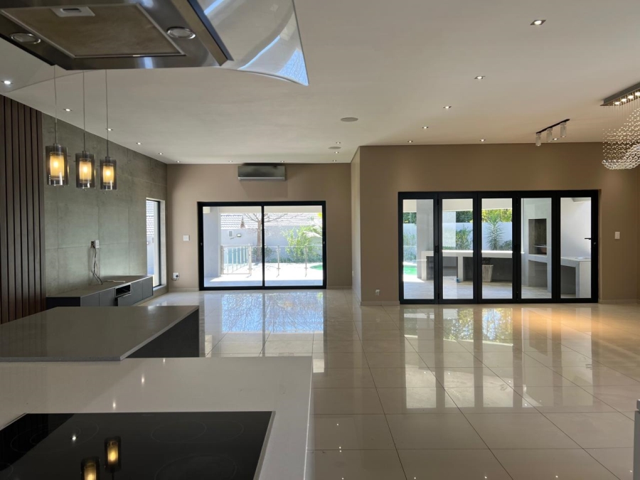 4 Bedroom Property for Sale in Gallo Manor Gauteng