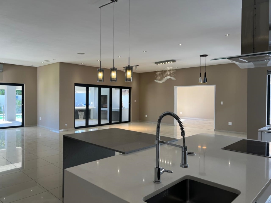 4 Bedroom Property for Sale in Gallo Manor Gauteng