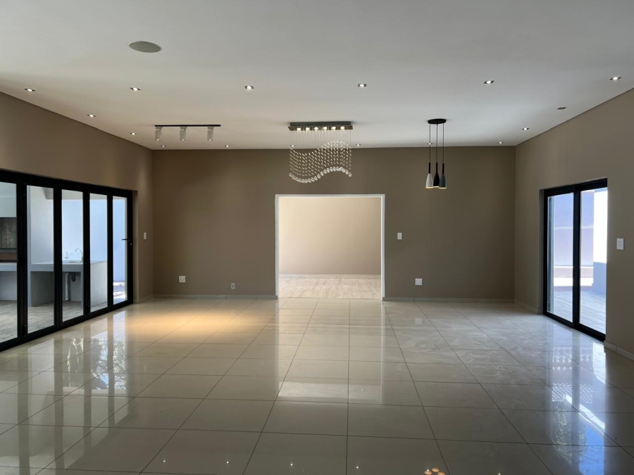 4 Bedroom Property for Sale in Gallo Manor Gauteng