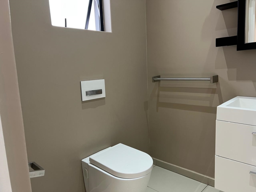 4 Bedroom Property for Sale in Gallo Manor Gauteng