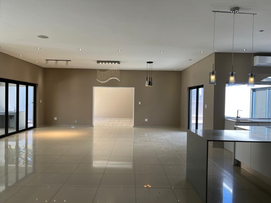 4 Bedroom Property for Sale in Gallo Manor Gauteng