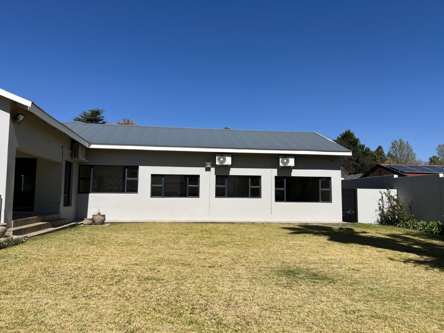 4 Bedroom Property for Sale in Gallo Manor Gauteng