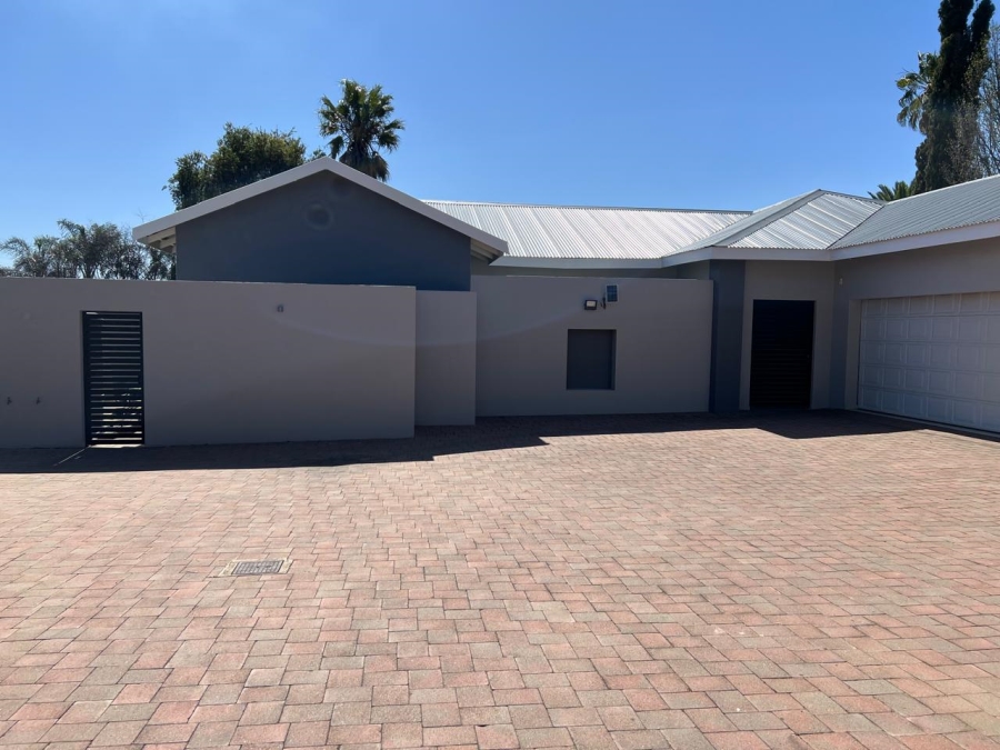 4 Bedroom Property for Sale in Gallo Manor Gauteng