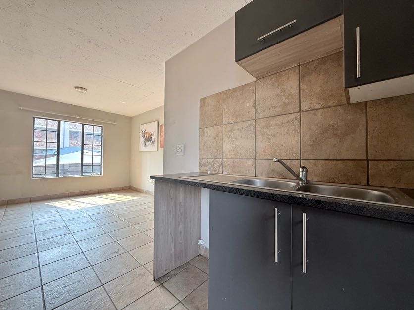 To Let 2 Bedroom Property for Rent in Amberfield Gauteng