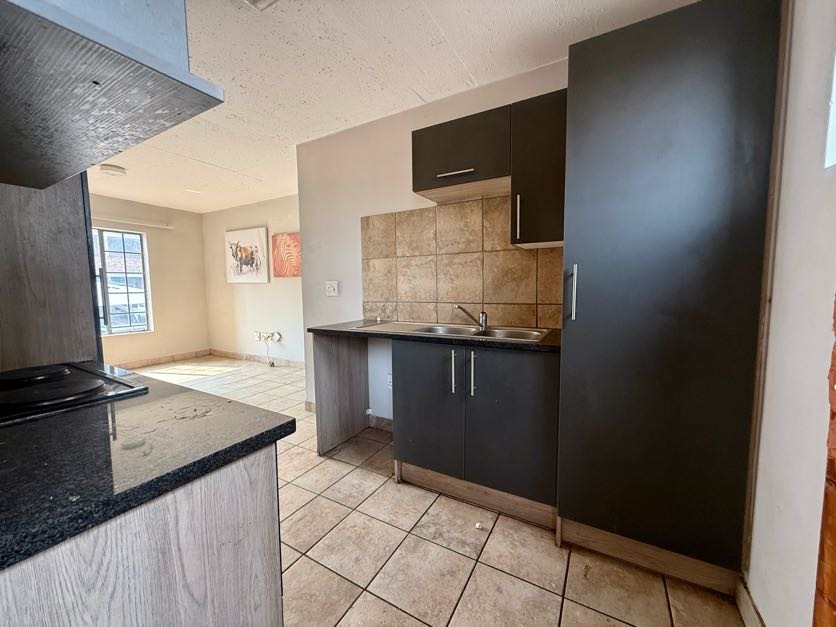 To Let 2 Bedroom Property for Rent in Amberfield Gauteng