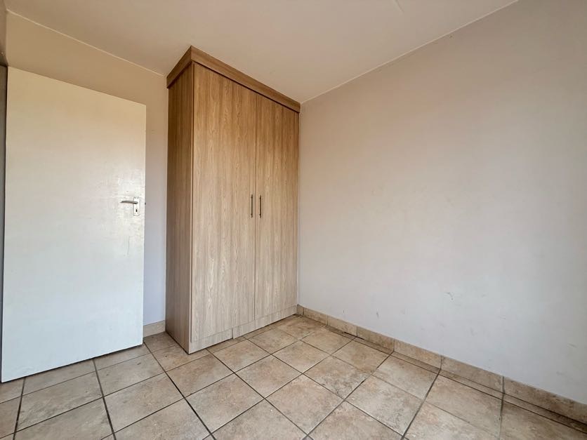 To Let 2 Bedroom Property for Rent in Amberfield Gauteng
