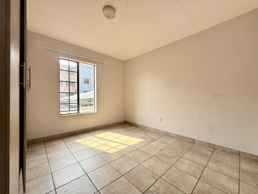 To Let 2 Bedroom Property for Rent in Amberfield Gauteng